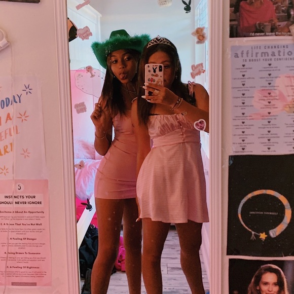 Meet your Posher, Hunter - Picture 1 of 1